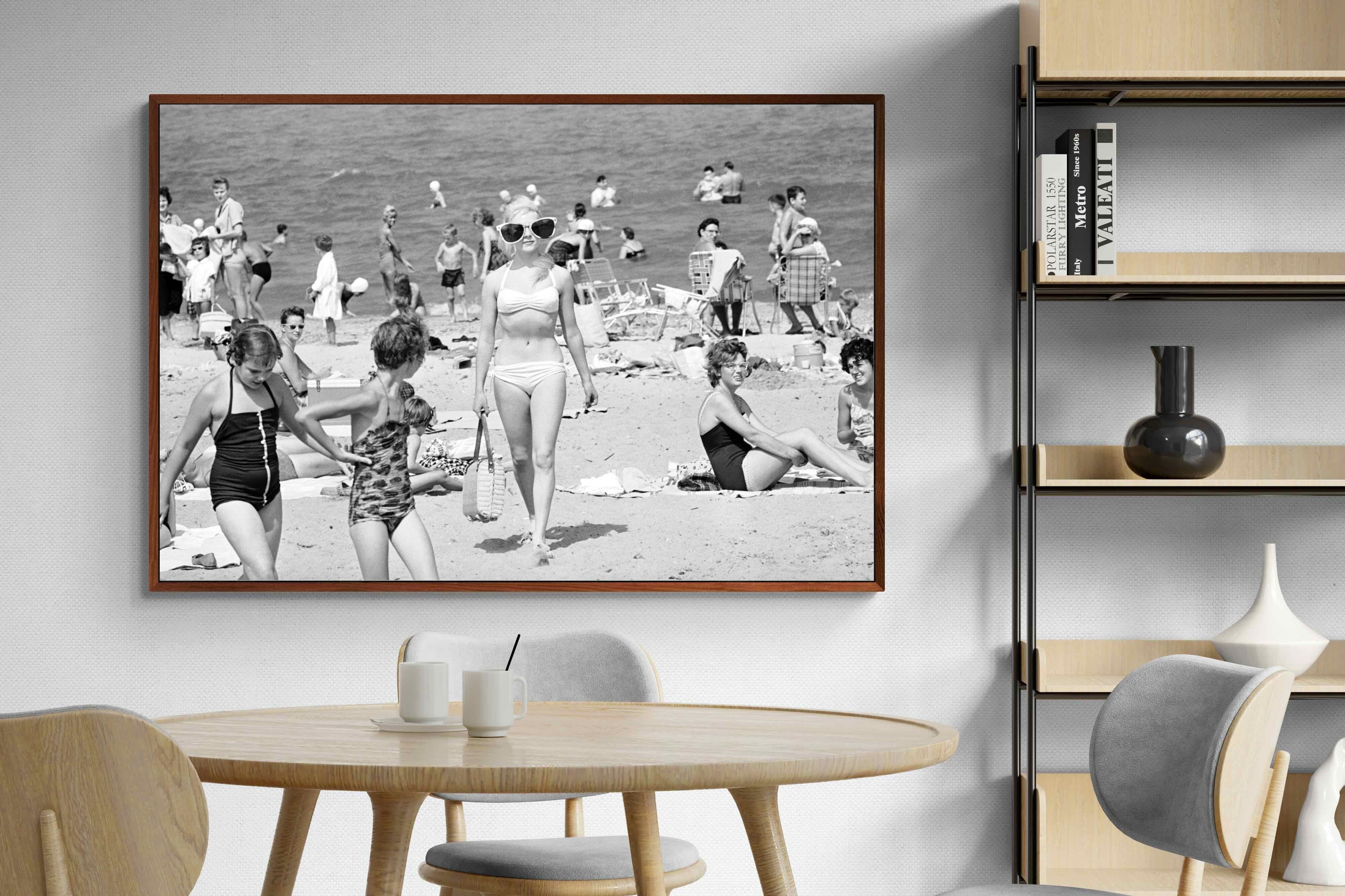 Pixalot ® Beach Fashion 1960's