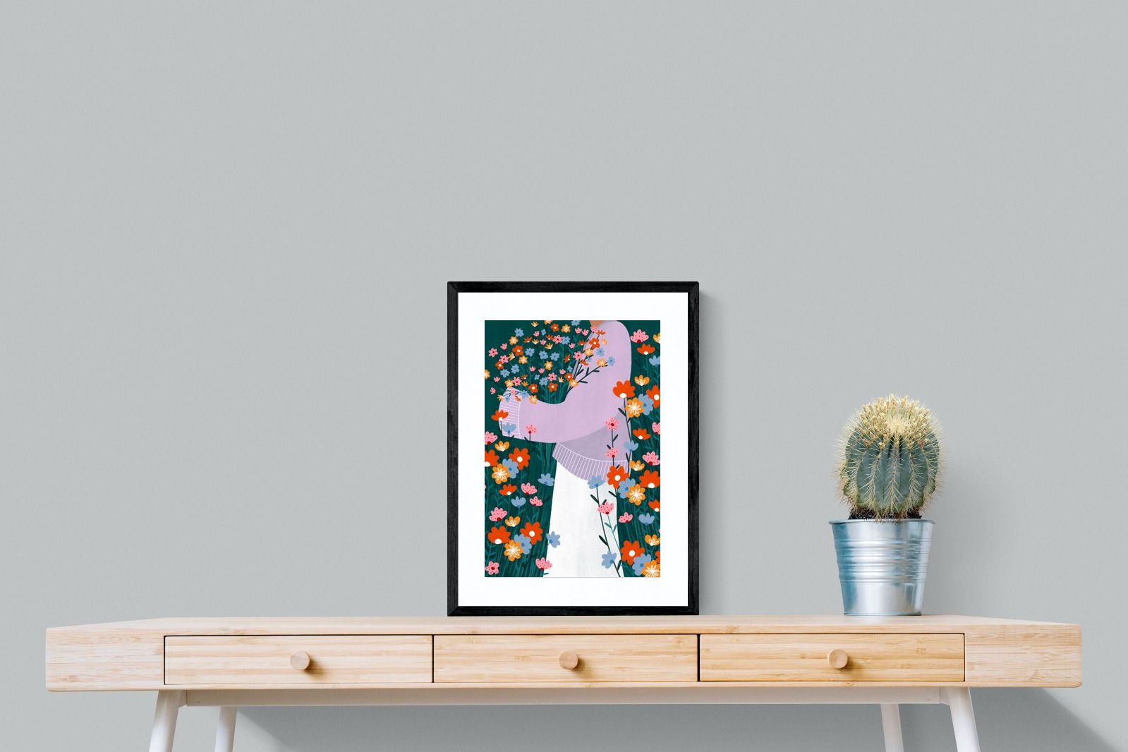 Pixalot ® Holding Flowers
